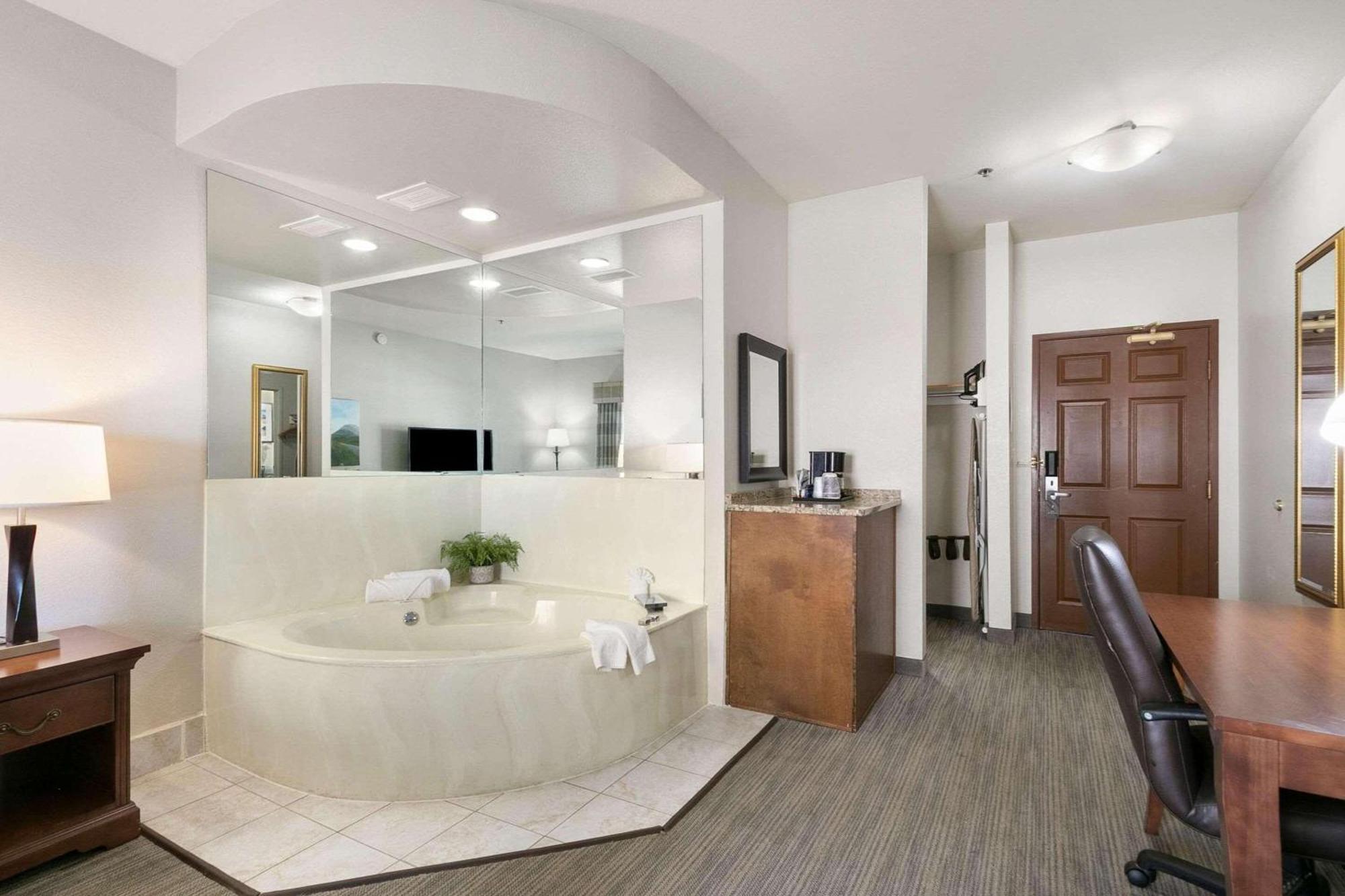 Country Inn & Suites By Radisson, Greeley, Co Exteriér fotografie